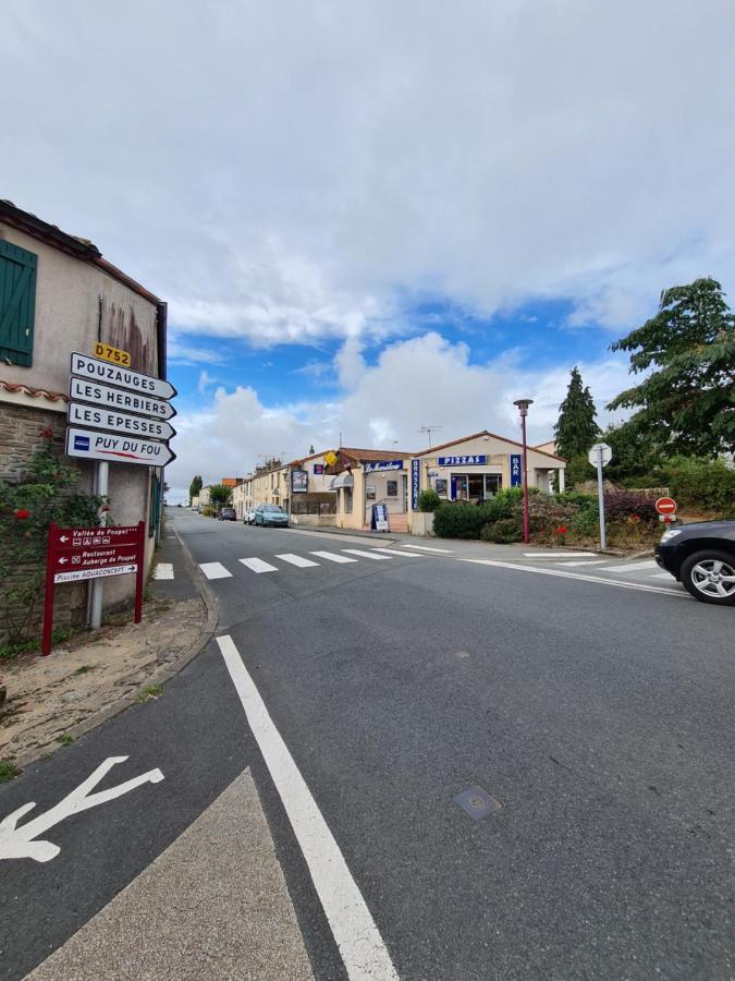 Hébergement de vacances La Maison D'eglantine, 6 Min Du Puy Du Fou, 4 8 Couchages à St Malo-du-bois, Saint-Malo-du-Bois